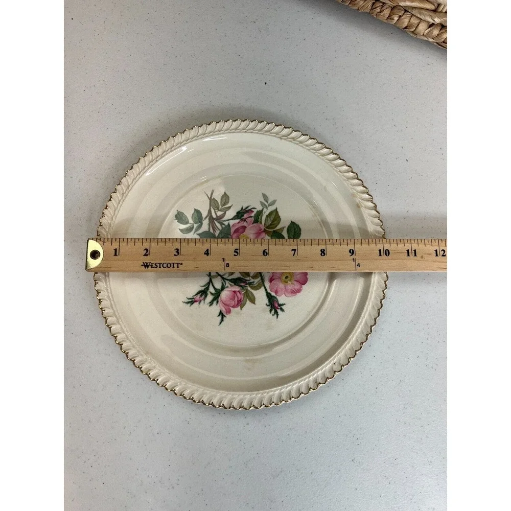 Vintage The‎ Harker Pottery Co. 22 KT. Gold Floral Scalloped Edge Dinner Plate